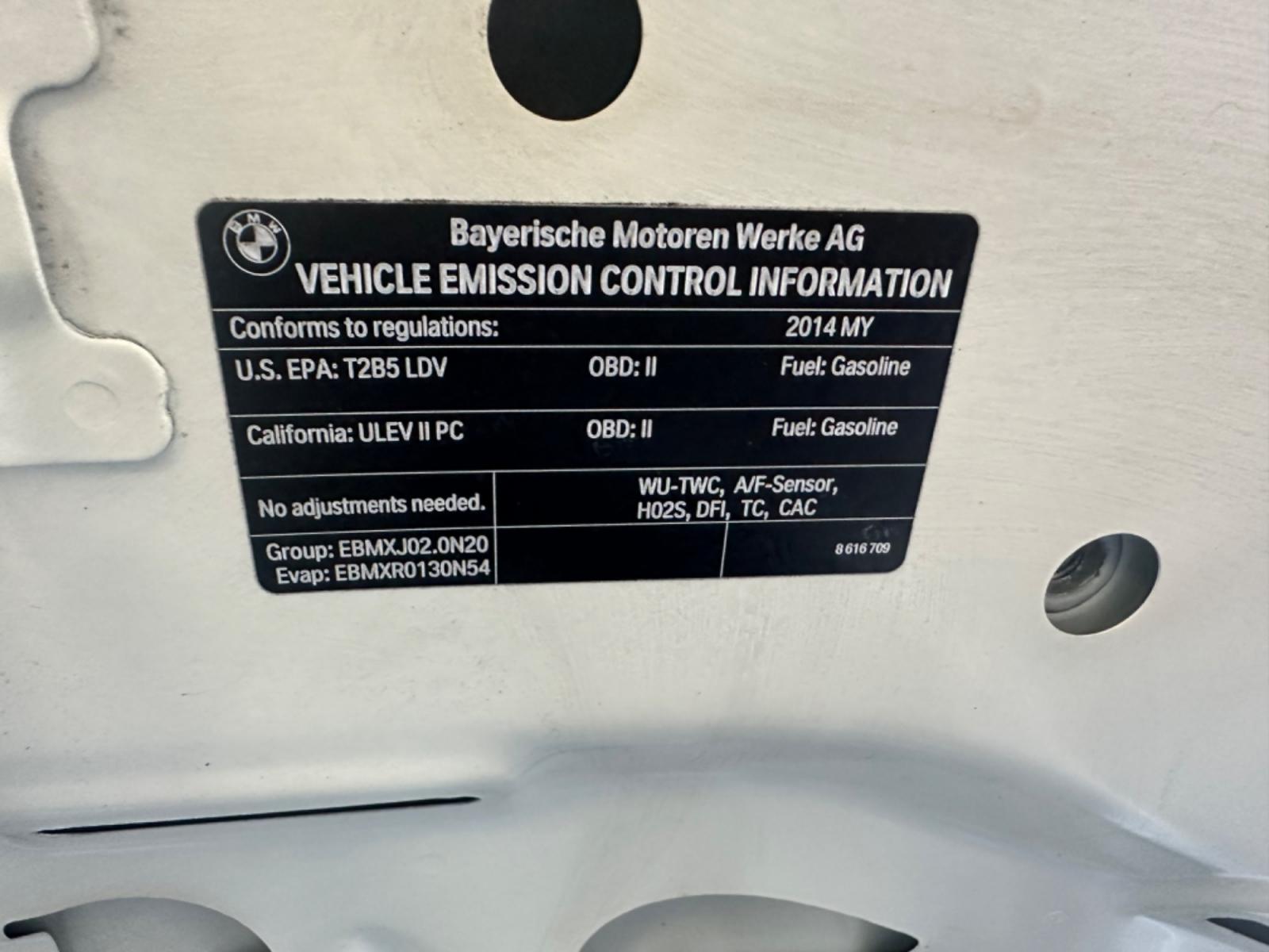 2014 WHITE /Black BMW X1 Leather (WBAVL1C56EV) with an 4 Cylinders engine, AUTOMATIC transmission, located at 30 S. Berkeley Avenue, Pasadena, CA, 91107, (626) 248-7567, 34.145447, -118.109398 - Photo #19